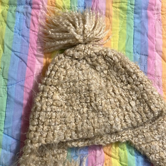 🌈 Fuzzy Pom Pom hat hand knit silk blend - Picture 2 of 8